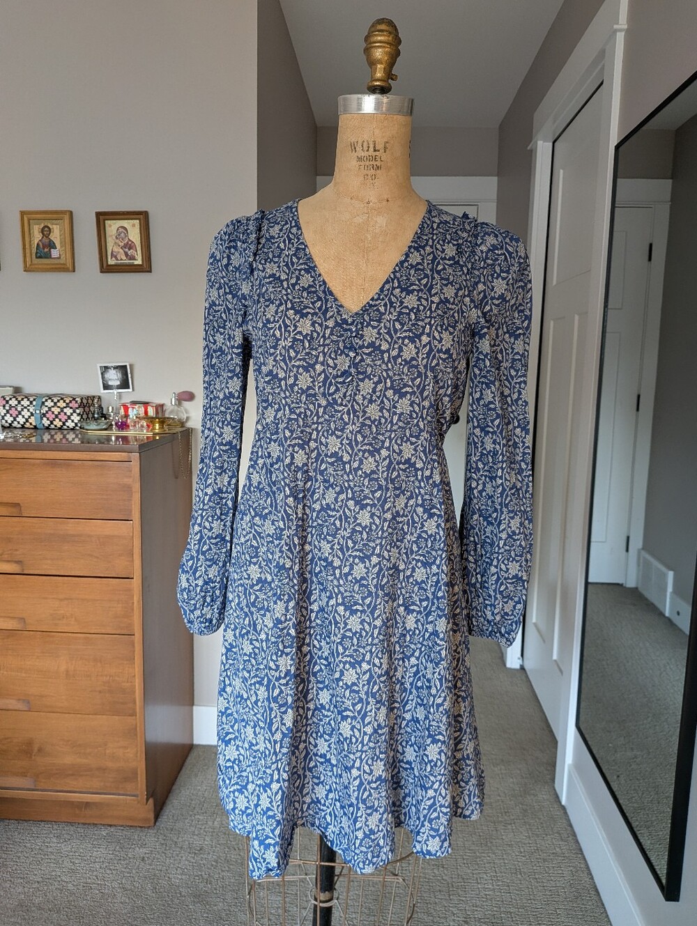 Banana Republic Blue Floral V-Neck Long-Sleeve Popover Dress